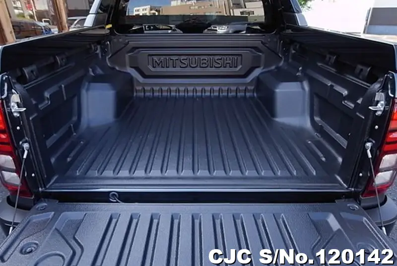 Mitsubishi Triton in Black for Sale Image 5