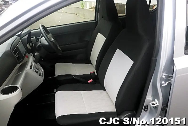 Daihatsu Mira E:S in Silver for Sale Image 10