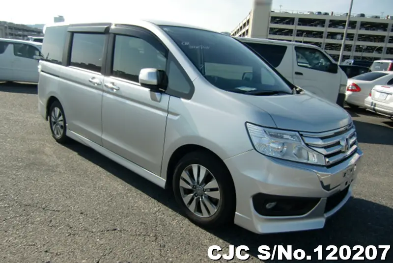 Honda / Step Wagon 2014