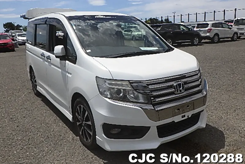 Honda / Step Wagon 2014