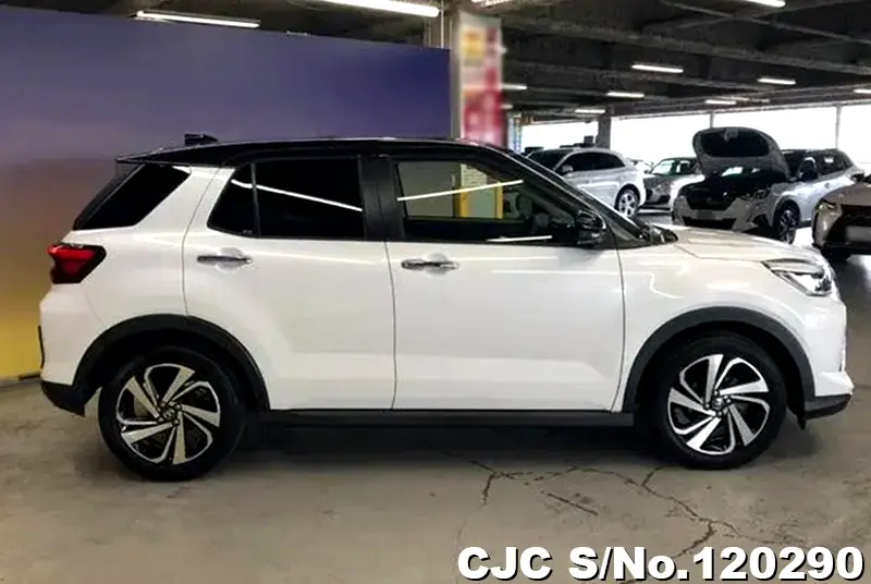 Toyota Raize in White for Sale Image 5
