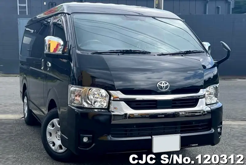 Toyota / Hiace 2023