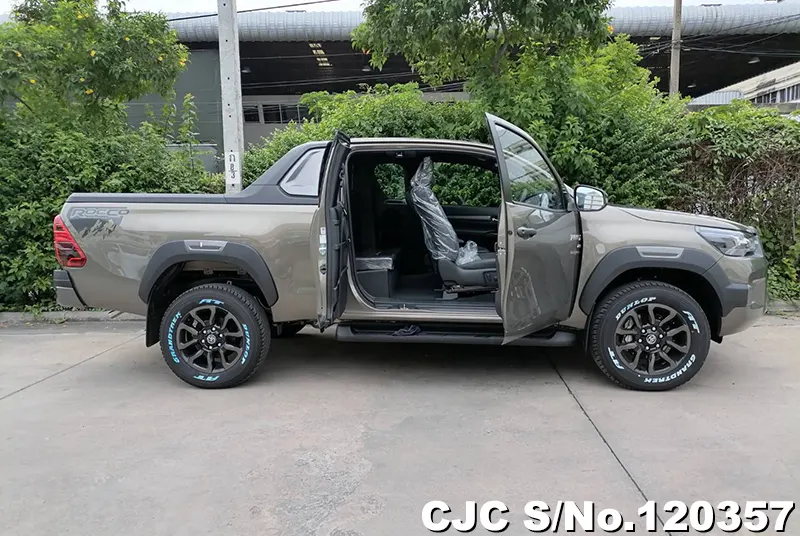 2025 Toyota / Hilux / Revo Rocco Stock No. 120357