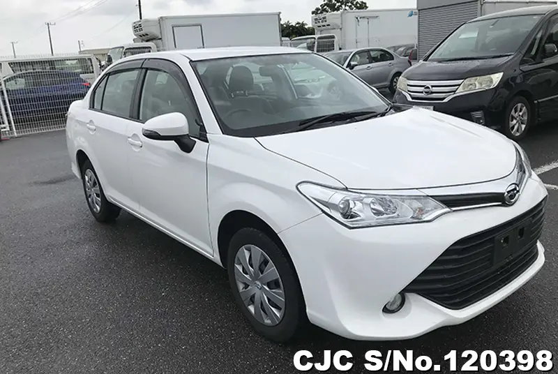 Toyota / Corolla Axio 2015