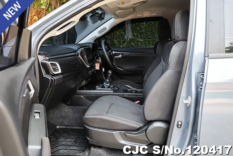 Isuzu D-Max in Gray for Sale Image 12