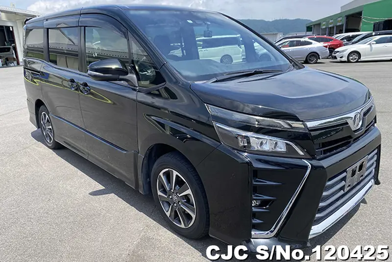 Toyota / Voxy 2017