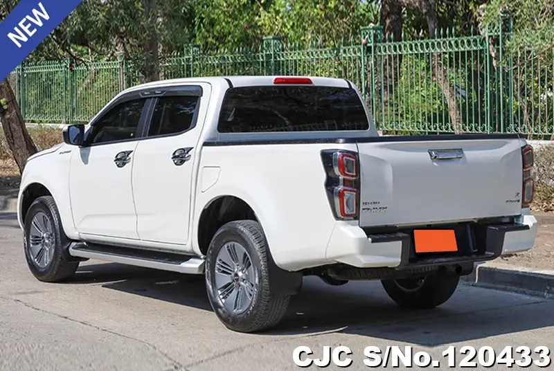 Isuzu D-Max in White for Sale Image 1