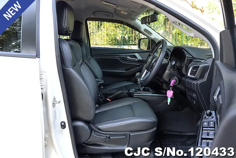 Isuzu D-Max in White for Sale Image 10