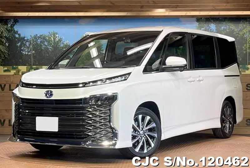 Toyota / Voxy 2023