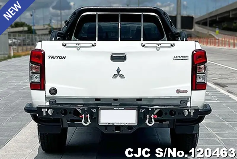 Mitsubishi Triton in White for Sale Image 3