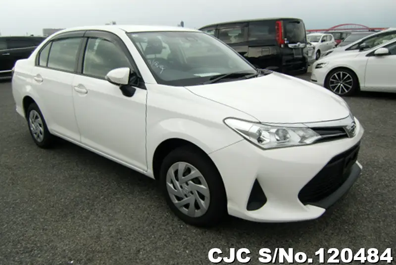 Toyota / Corolla Axio 2018