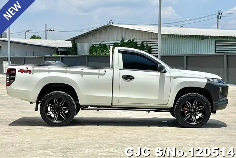 Mitsubishi Triton in White for Sale Image 6