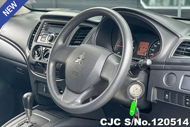 Mitsubishi Triton in White for Sale Image 9