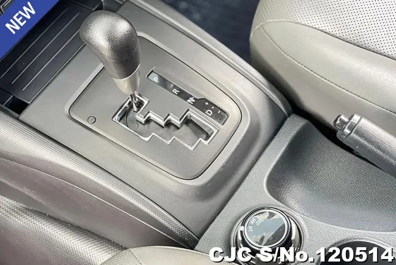 Mitsubishi Triton in White for Sale Image 11