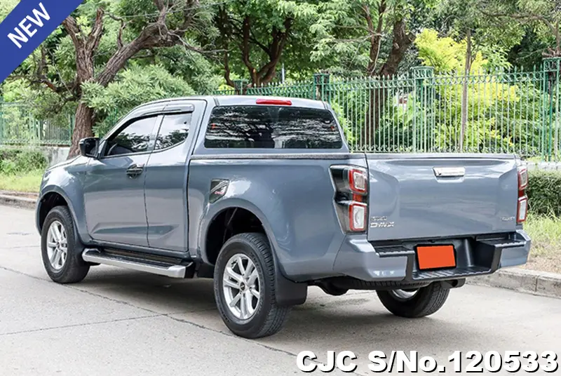 Isuzu D-Max in Gray for Sale Image 1