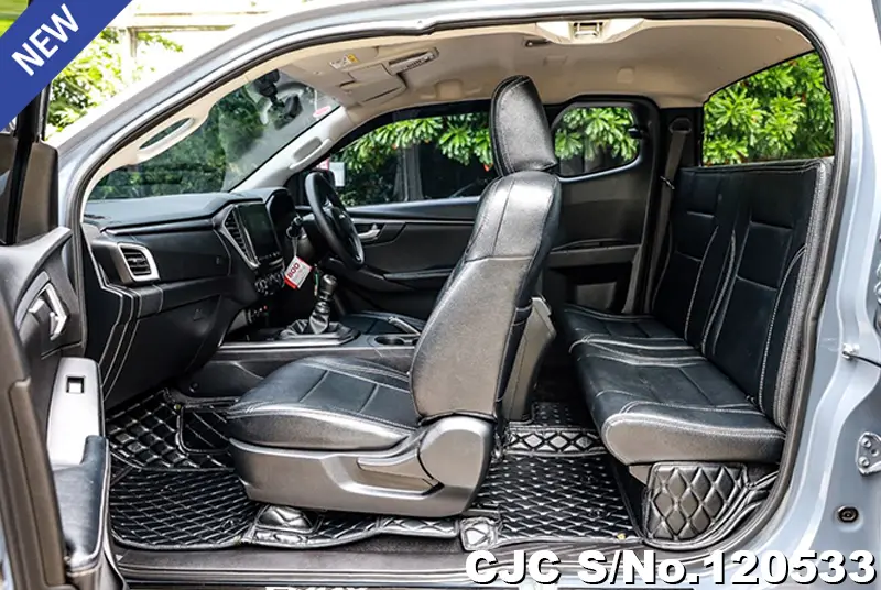 Isuzu D-Max in Gray for Sale Image 13