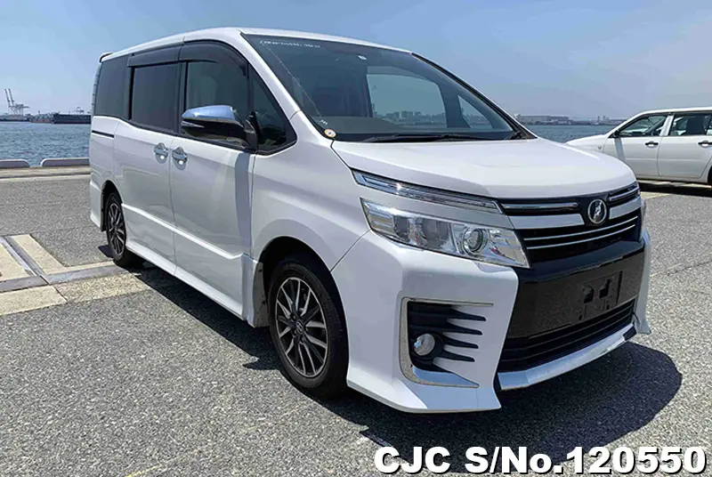 Toyota / Voxy 2015