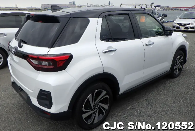 Toyota Raize in White for Sale Image 2