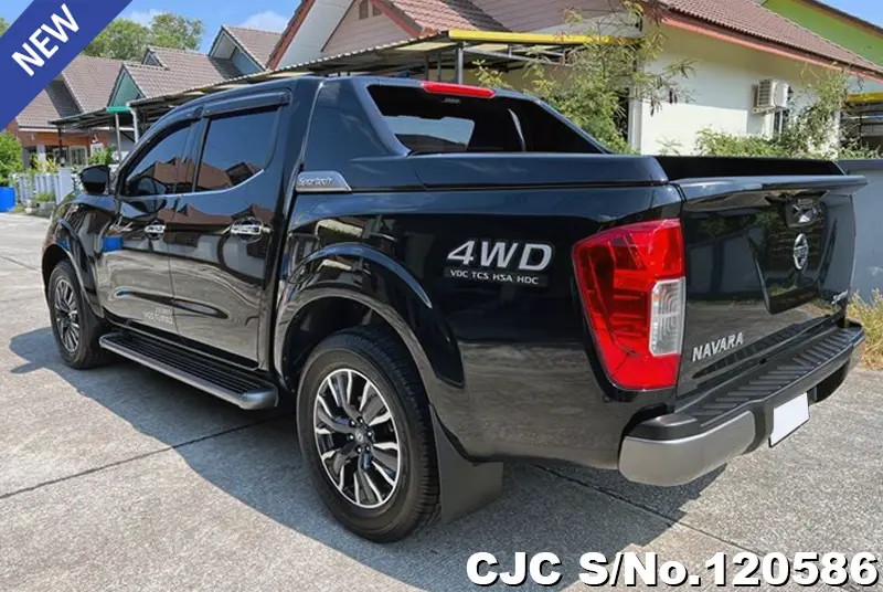 Nissan Navara in Black for Sale Image 2