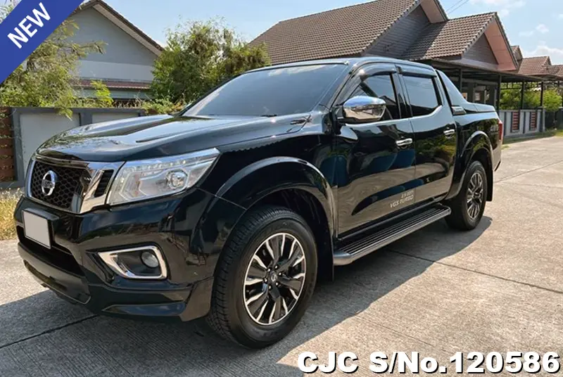 Nissan Navara in Black for Sale Image 3