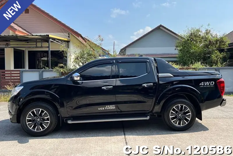 Nissan Navara in Black for Sale Image 6