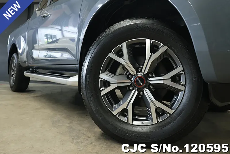 Isuzu D-Max in Gray for Sale Image 12