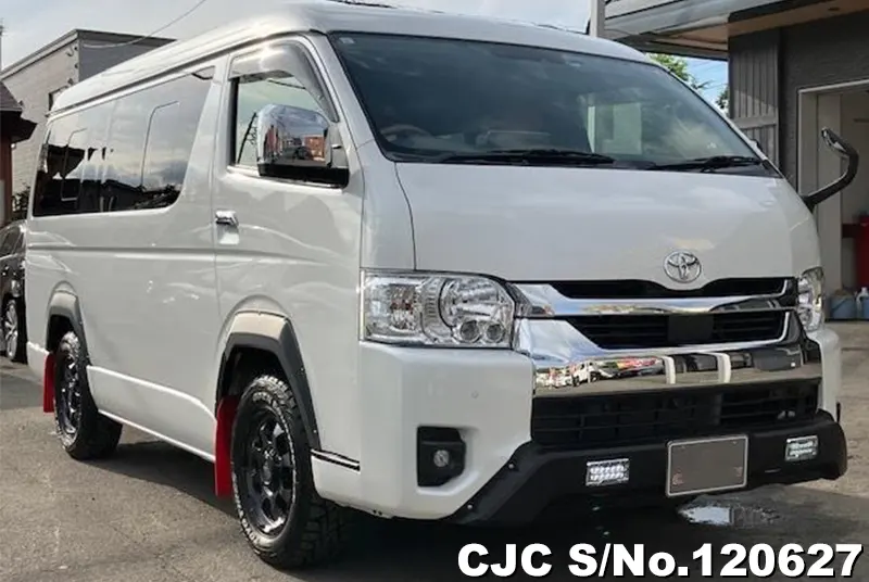 Toyota / Hiace 2023