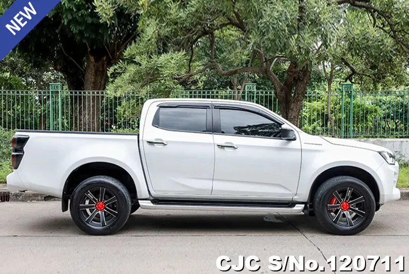 Isuzu D-Max in White for Sale Image 6