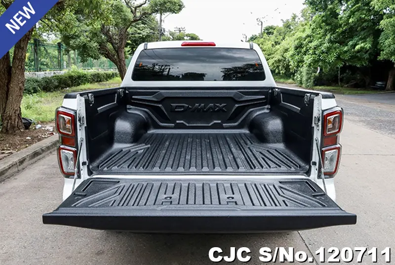 Isuzu D-Max in White for Sale Image 8