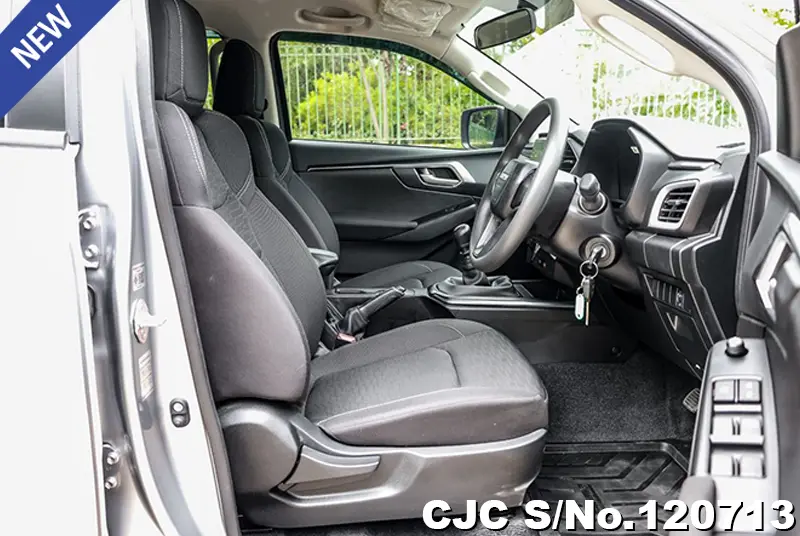 Isuzu D-Max in Silver for Sale Image 10