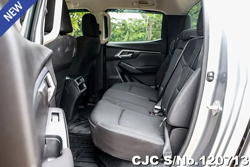 Isuzu D-Max in Silver for Sale Image 13