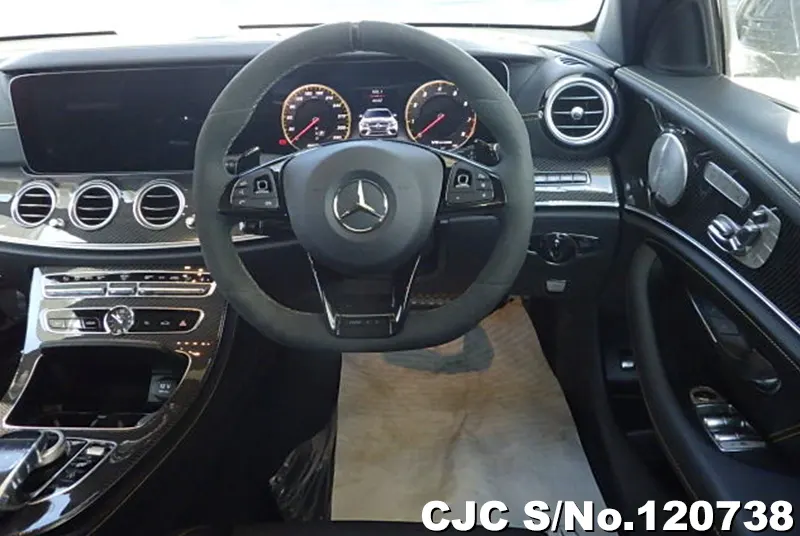 2018 Mercedes Benz / E Class Stock No. 120738