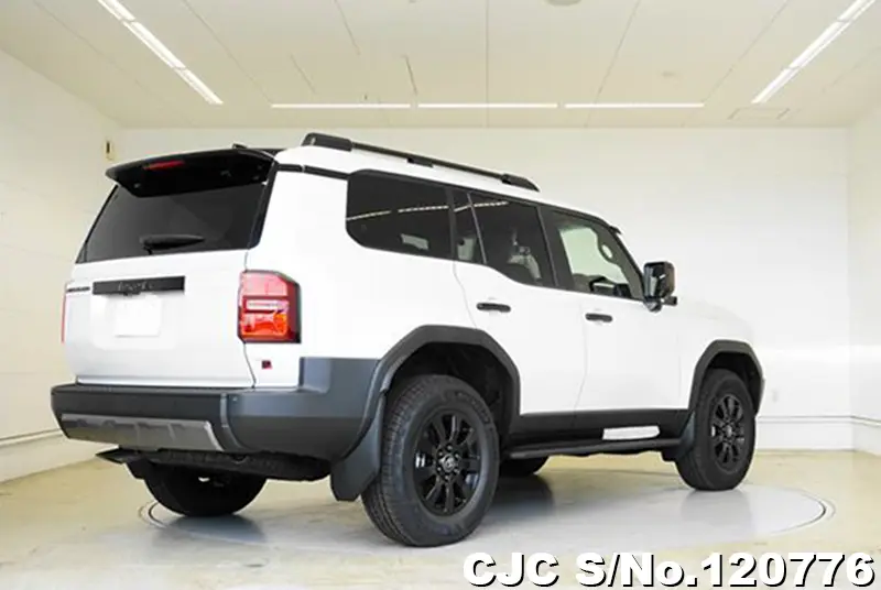 Toyota Land Cruiser 250 in Platinum white pearl  for Sale Image 2