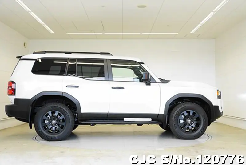 Toyota Land Cruiser 250 in Platinum white pearl  for Sale Image 6