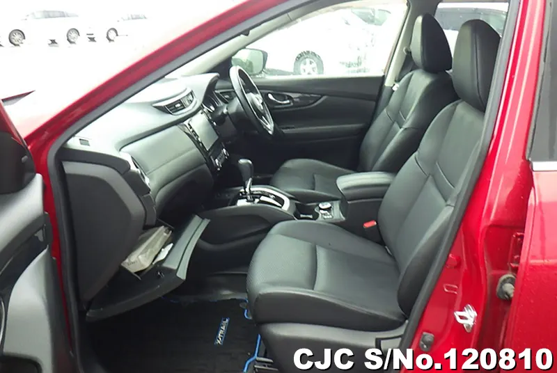 Nissan X-Trail in Red for Sale Image 11