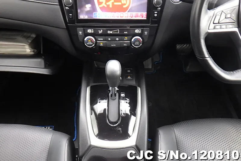 Nissan X-Trail in Red for Sale Image 16