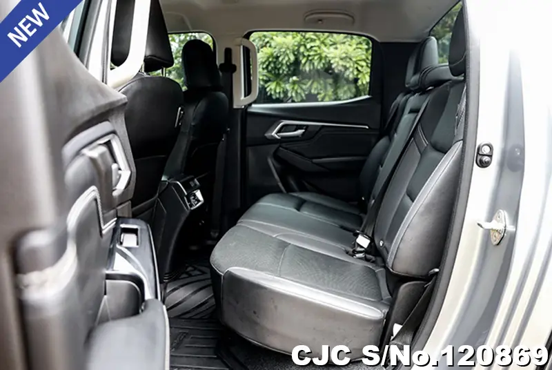Isuzu D-Max in Silver for Sale Image 13