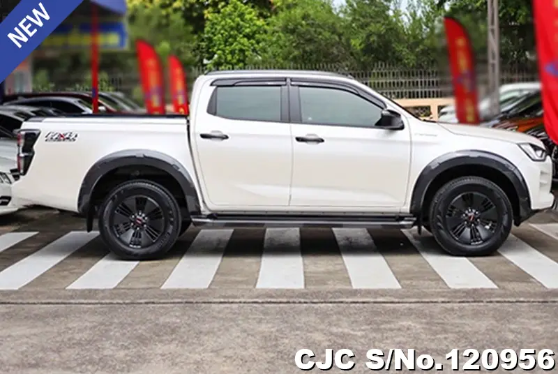 Isuzu D-Max in White for Sale Image 6