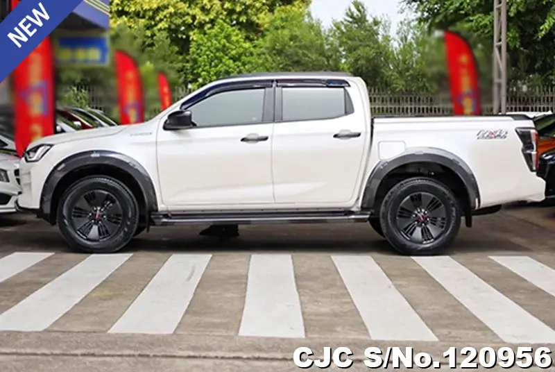 Isuzu D-Max in White for Sale Image 7