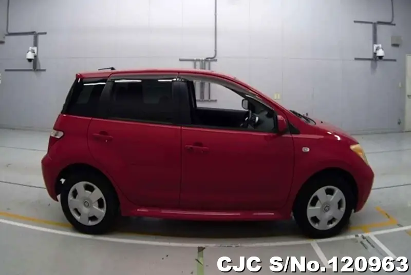 Toyota IST in Red for Sale Image 4