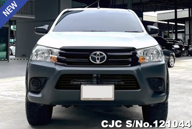 Toyota Hilux in White for Sale Image 4