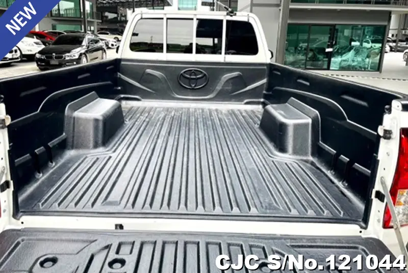 Toyota Hilux in White for Sale Image 7