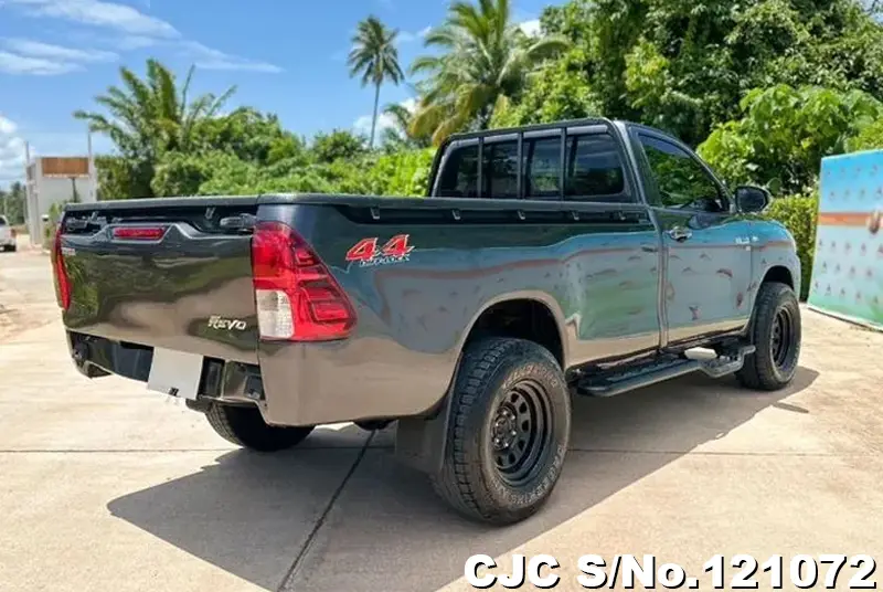 Toyota Hilux in Gray for Sale Image 2