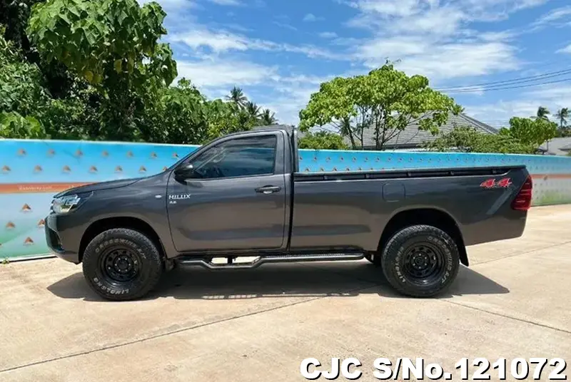 Toyota Hilux in Gray for Sale Image 6