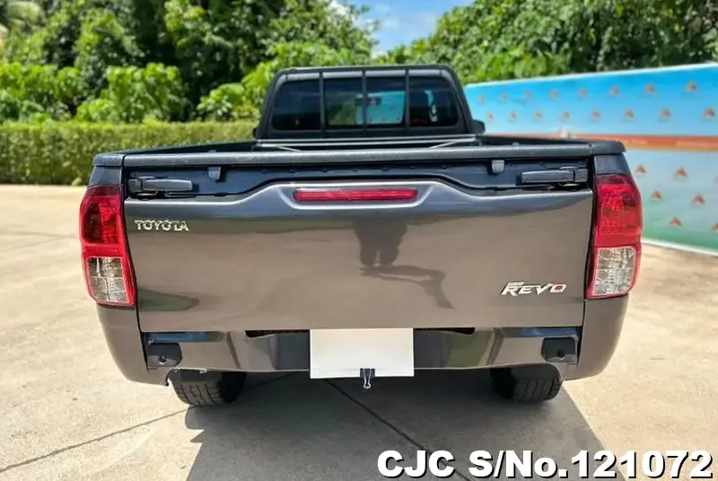 Toyota Hilux in Gray for Sale Image 5
