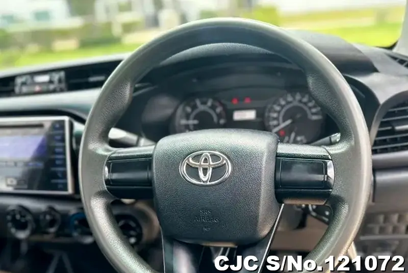 Toyota Hilux in Gray for Sale Image 9