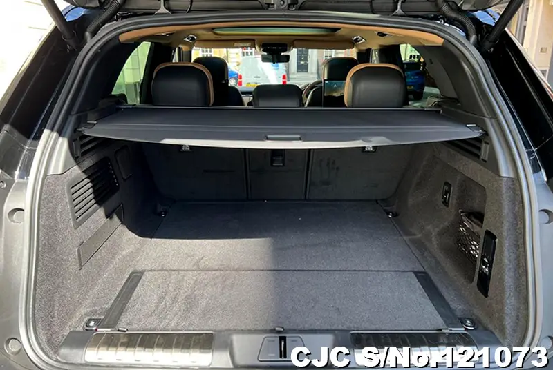 Land Rover Range Rover in Black for Sale Image 5