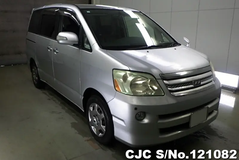 Toyota / Noah 2006