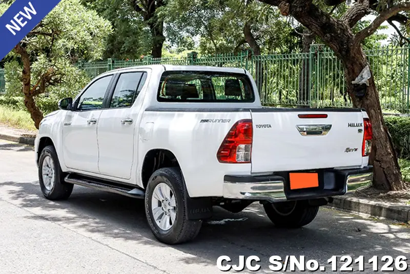 Toyota Hilux in White for Sale Image 1