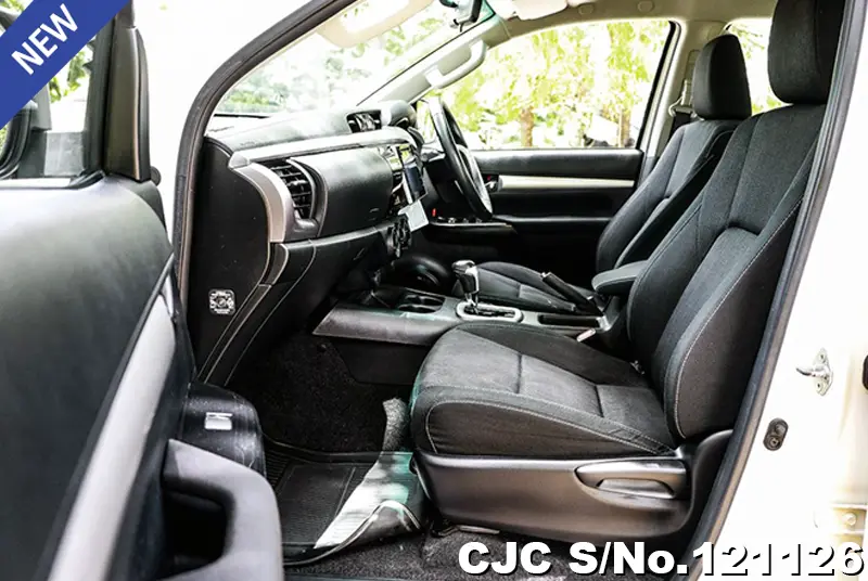 Toyota Hilux in White for Sale Image 11